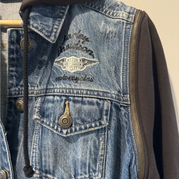 Harley-Davidson Denim Jacket Hoodie Hybrid Zip-Sleeve | Medium Wash | MKE WI - Picture 8 of 9